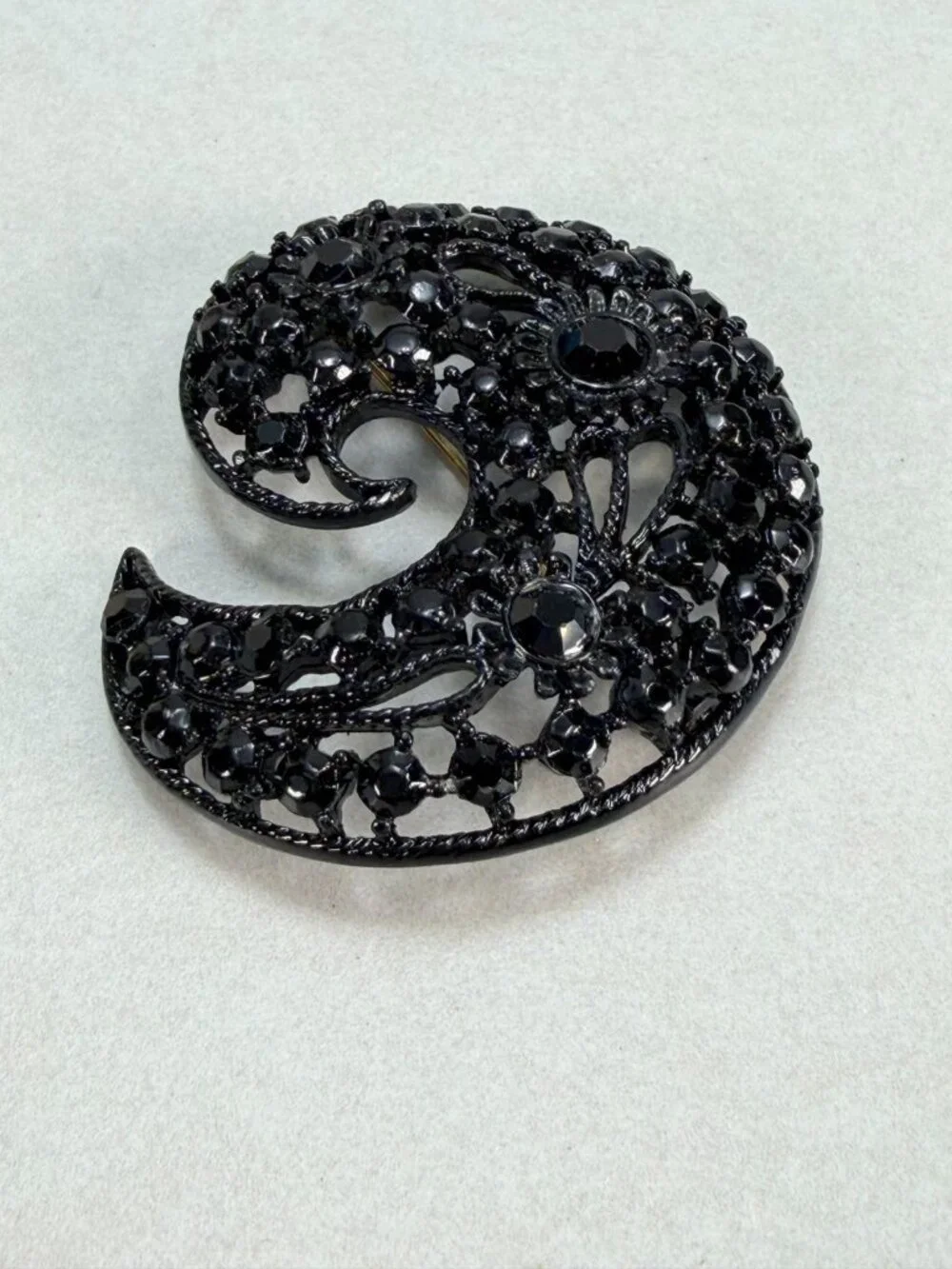 Vintage M.JENT Black Rhinestone Swirl Brooch Gold Tone Openwork Statement Pin